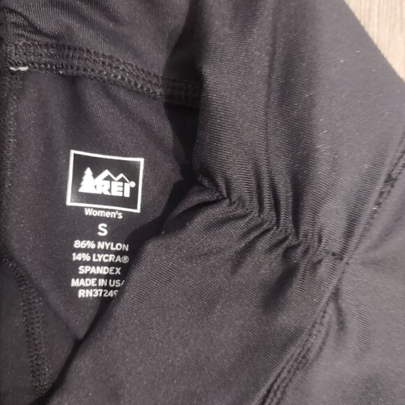 REI Women's Black Leggings Size Small - Picture 3 of 3